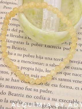 Alquimia Pale Yellow Jade Beaded Stretch Bracelet
